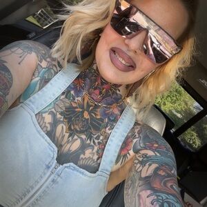 Meet your Posher, Emily